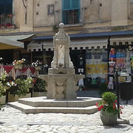 לינה וארוחת בוקר Olympus טרופאה