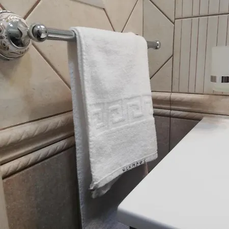 לינה וארוחת בוקר Olympus טרופאה